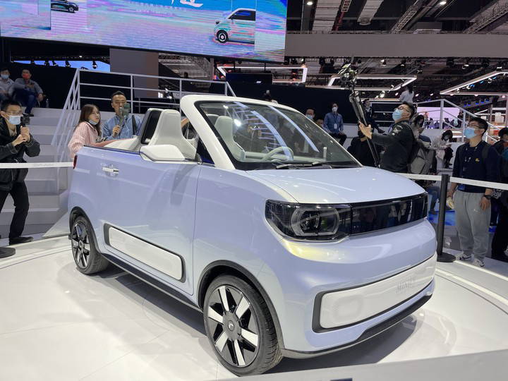 消息称宏光 MINIEV 敞篷版下月上市：最高续航 300 公里，售价 4 万元起