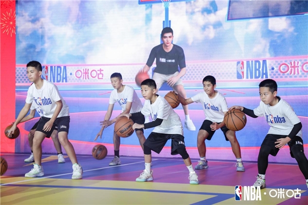 中国移动咪咕携手NBA带来全球首个公益主题艺术设计球场